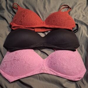 Lot Of 3 Aerie Sunnie Pushup Bra Set - Red, Black, Pink Size 36C